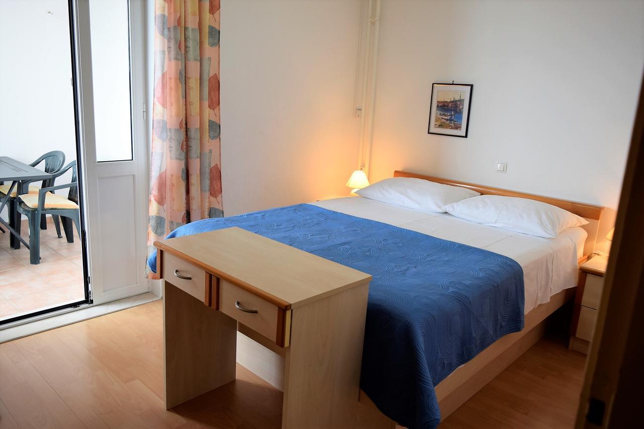 Sunnyy Beacch Apartments Banjol エクステリア 写真